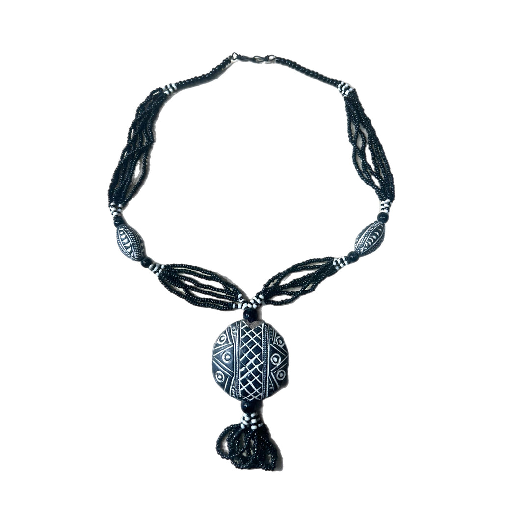 MALIAN ART NECKLACE (black and white)